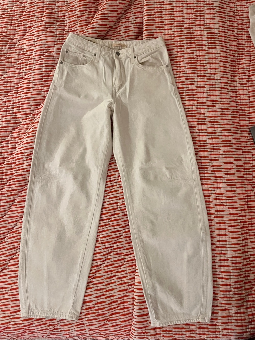 Levi’s Baggy Dad Barrel Jean